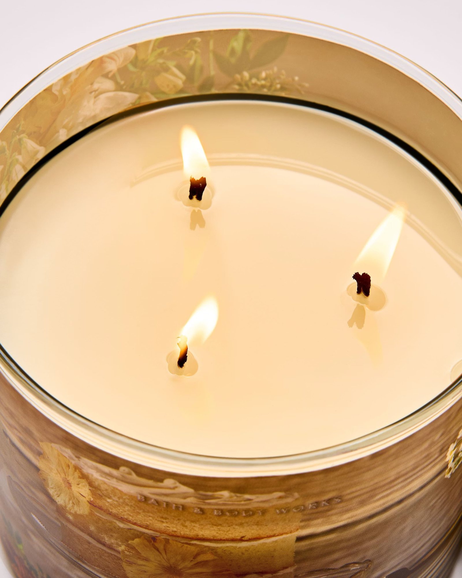 Hummingbird Tea Cake 3-Wick Candle - Image 4
