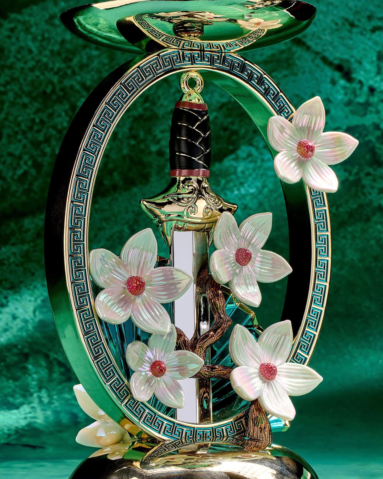 Mulan Pedestal 3-Wick Candle Holder - Image 3